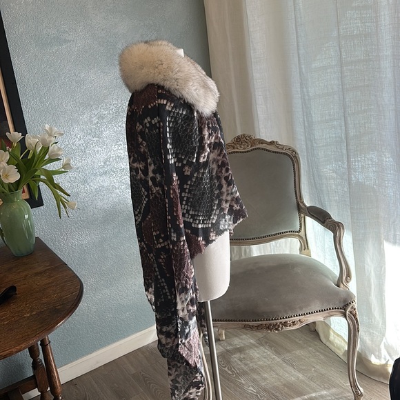 Anna Irion Cashmere Cape and Real Fur Collar with tie front | one size - Picture 2 of 8